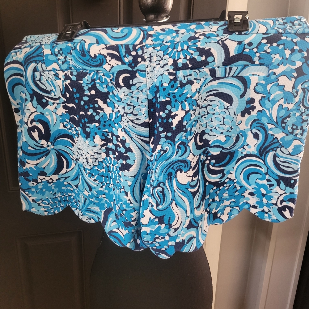 Lilly Pulitzer White and Blue Knit Shorts - Picture 4 of 5